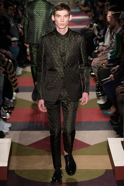 Look 53